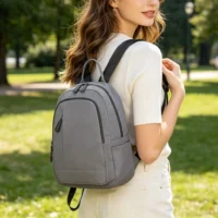 Mochila Impermeável Feminina Média com Grande Capacidade - Ideal para Escola, Trabalho e Viagens